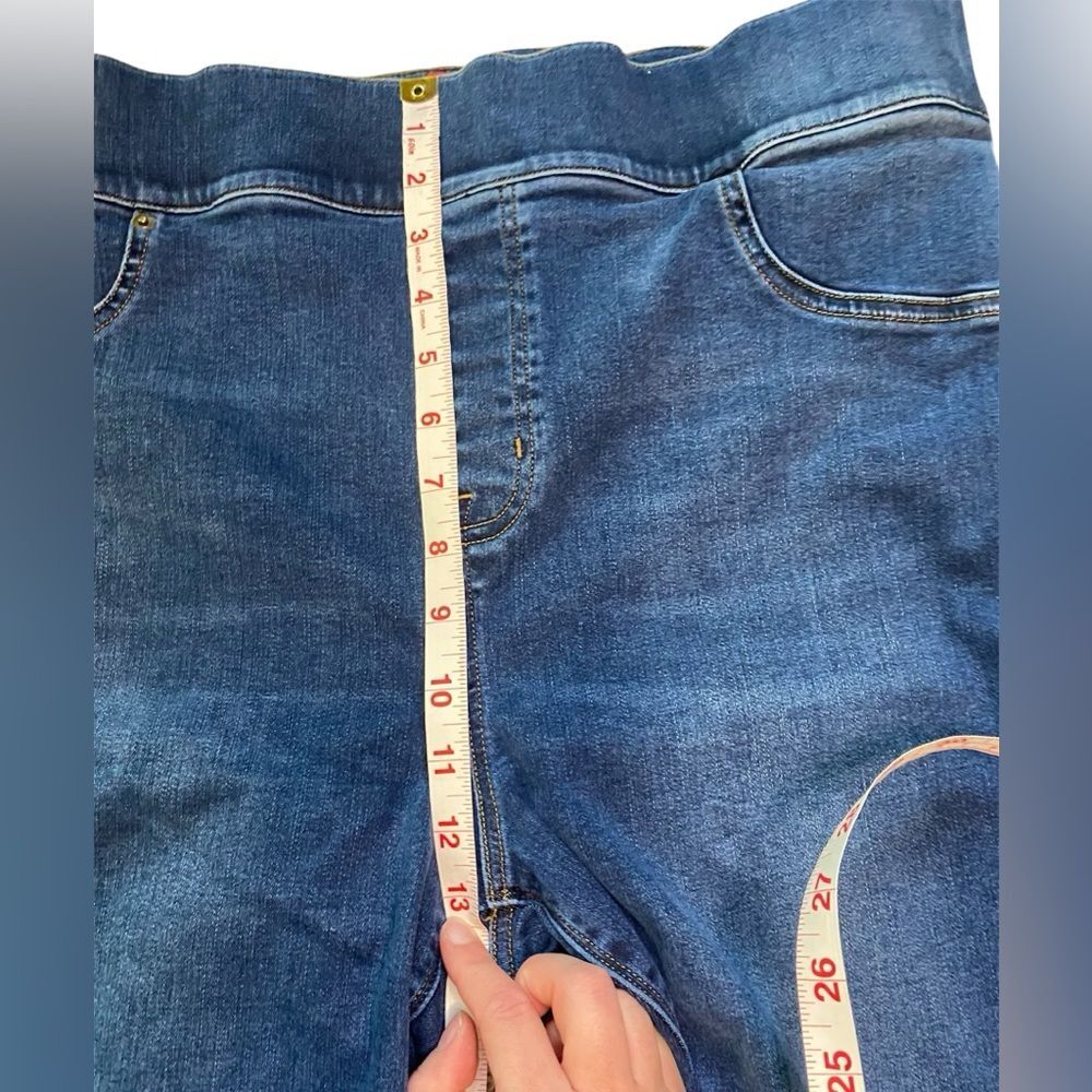 SPANX Medium Wash Distressed Ankle Skinny Jeans in Size Medium - Picture 12 of 16